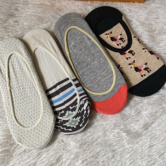 New 4 pack assorted no show invisible socks for women, size M - Picture 3 of 7